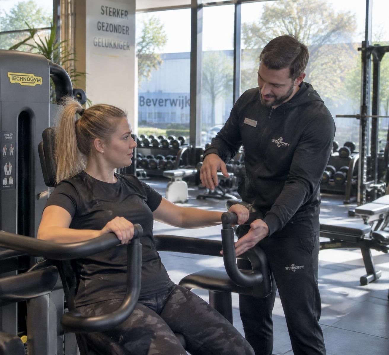 ontdek de beste tips om effectief te trainen bij een sportschool in beverwijk. bereik je doelen met slimme oefeningen, goede techniek en voldoende herstel.